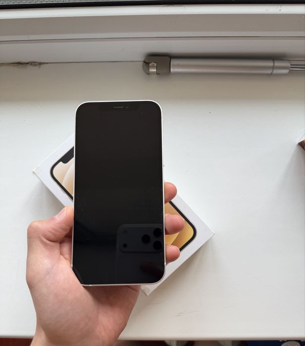 Iphone 12 white 64gb 81%