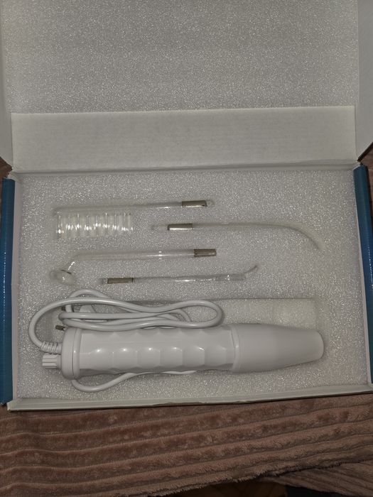 Aparat electroderm pentru tratament cosmetic