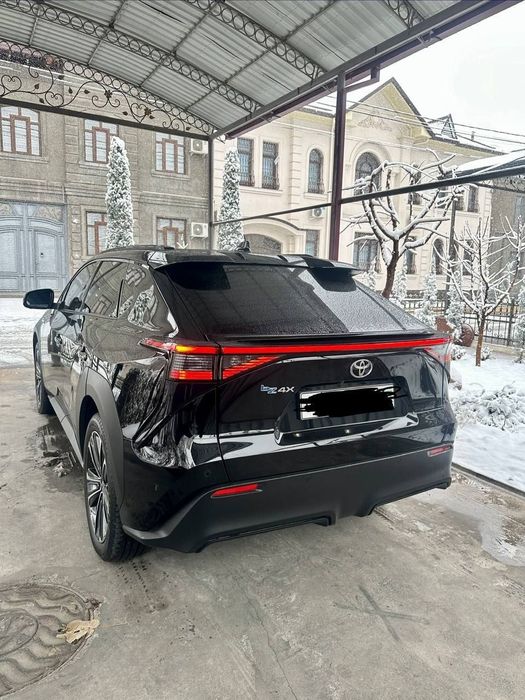 Toyota bz 4x японец