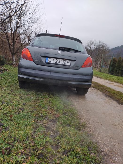 Vând Peugeot 207