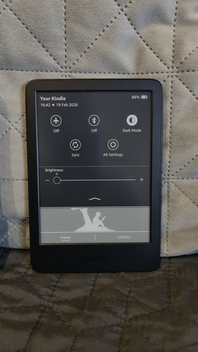 Kindle  11th поколение подсветка wifi като нов