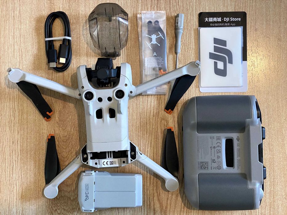 Pret FIX DJI Mini 3 Pro 4K 249g + 1 baterie + Remote Controller RC-N1 ...
