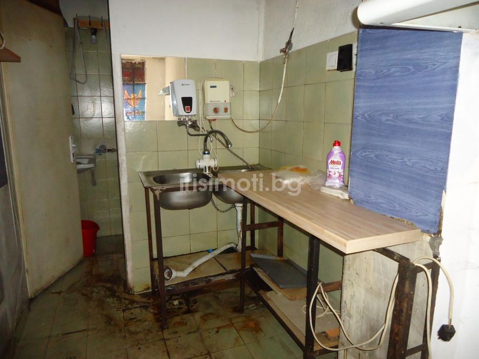 Дава се под наем Магазин в София, Център - 16 кв.м за 248.88 € - Снимка #3