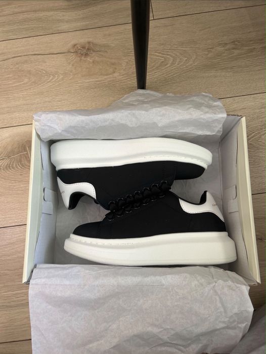 Adidasi Alexander McQueen