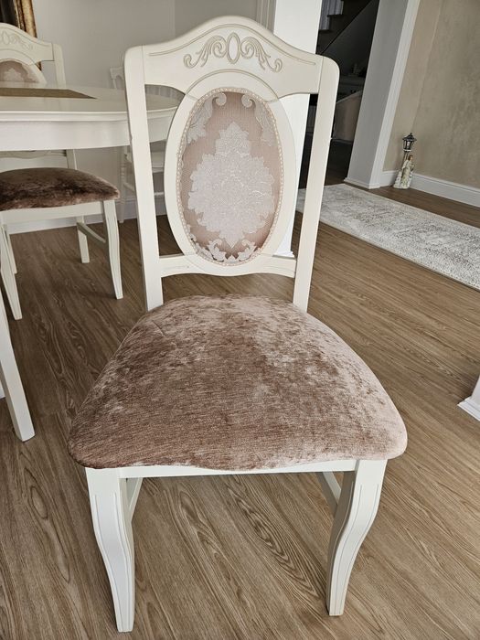 Scaun tapițat alb- cappuccino + masă extensibilă