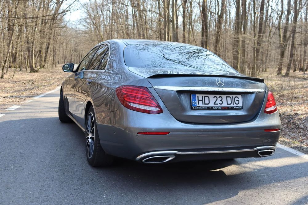 Mercedes-Benz E Mașină foarte îngrijită