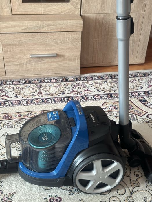 Продается пылесос philips