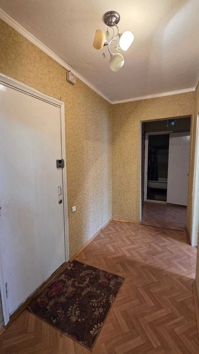 Продается 2 км.квартира в 7 мкр