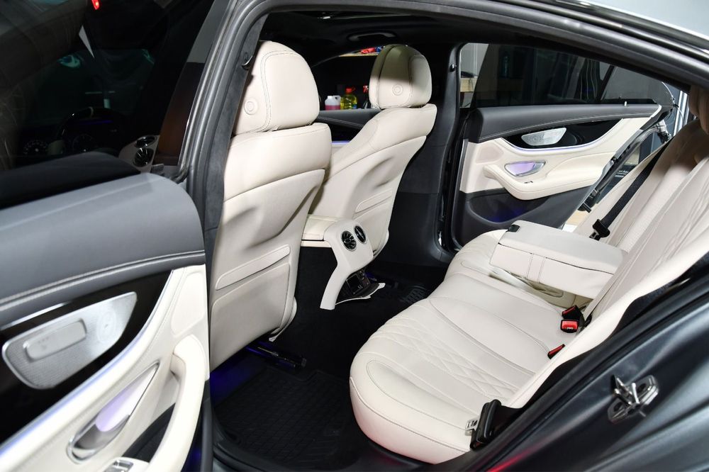 Mercedes-Benz CLS 350d 4MATIC/ FullLed / Trapa / Burmester / Camere360