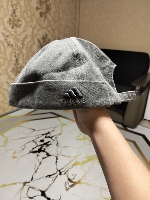 Кепка ткань хорошая бренд адидас