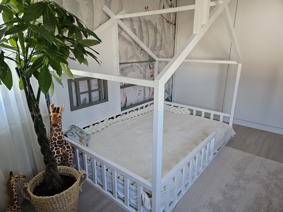 Pat casuta Montessori, pat copii, mobila camera copilului, raft carti