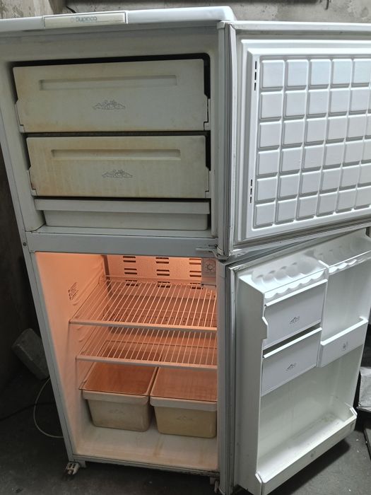 Продам холодильник