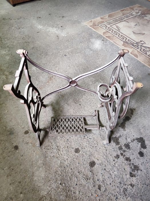 Станина от швейной машины  AURORA