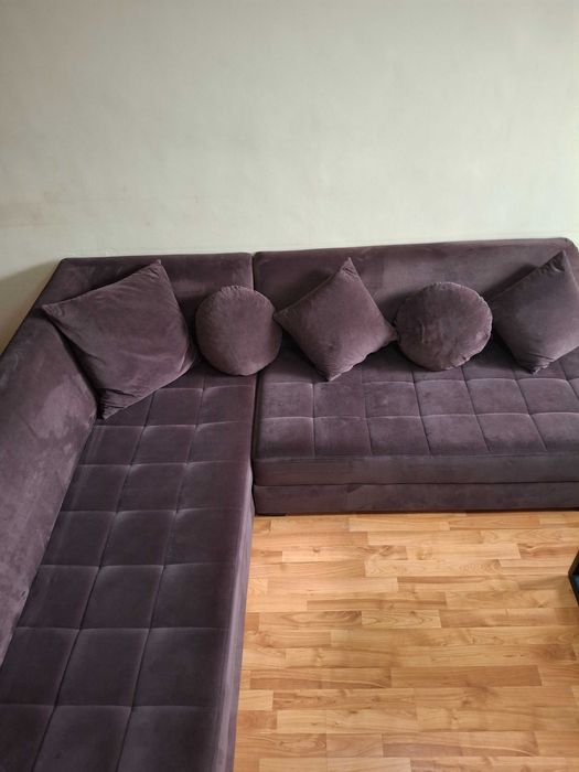 Ъглов диван с лява лежанка