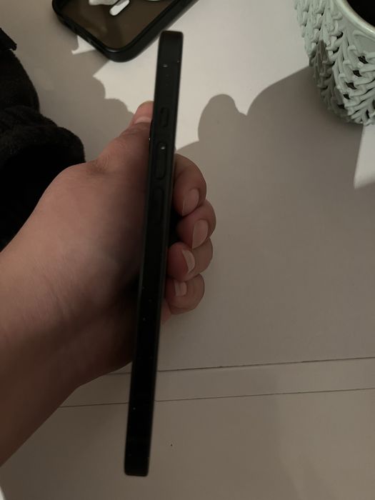 Продам телефон iphone 15