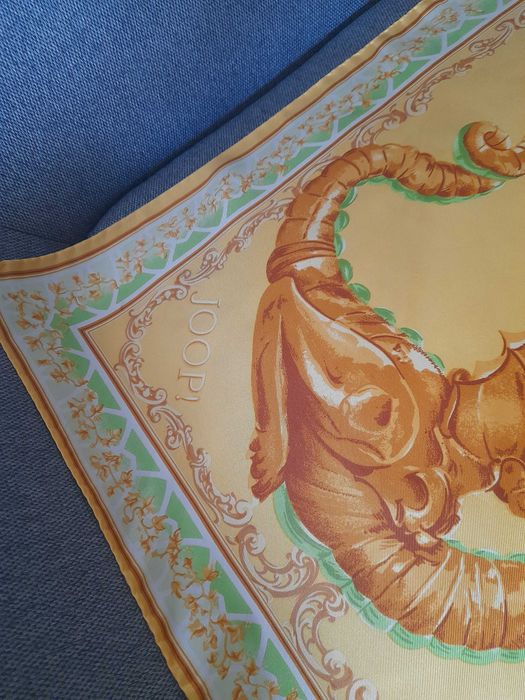 Esarfa Joop, matase naturala, 120 lei