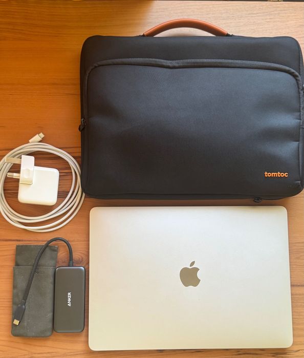 MacBook Air 13” 2020 Intel i3 | 8GB RAM | 256GB | Кутия + аксесоари