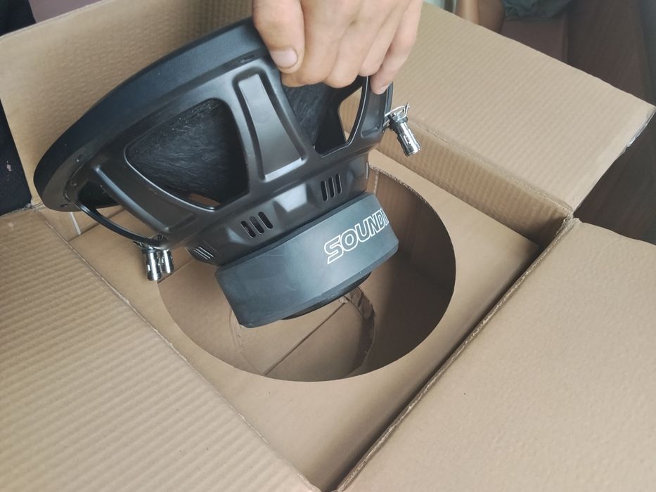 Vând Subwoofer Soundmax