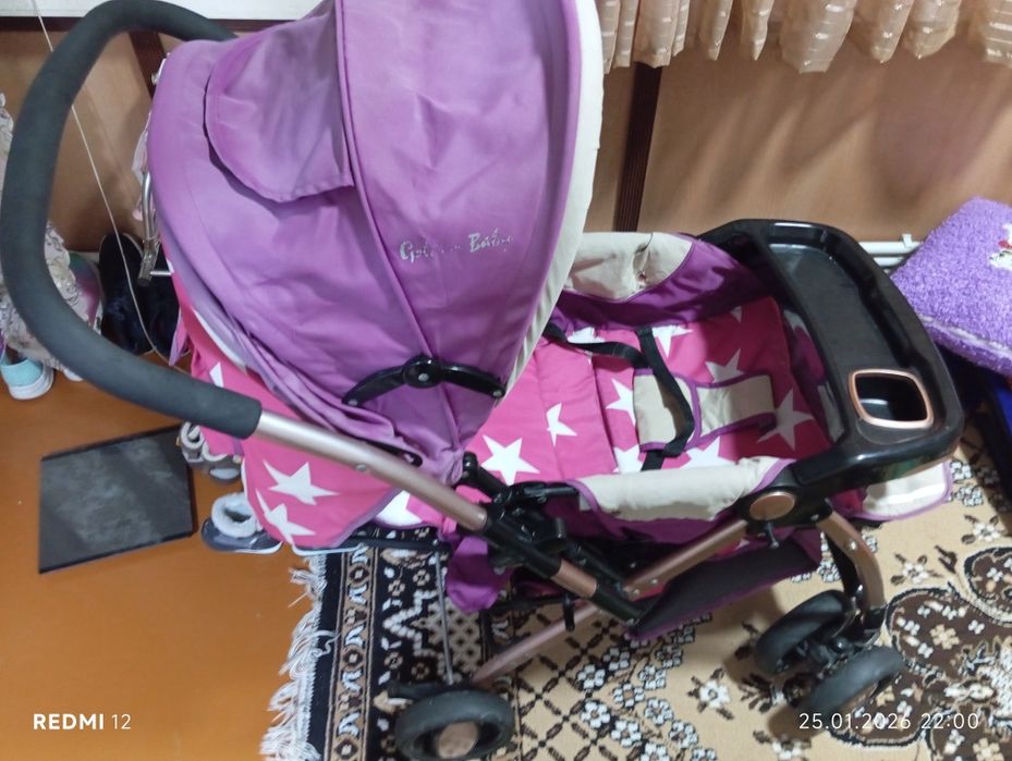 Детская коляска в хорошем состоянии.