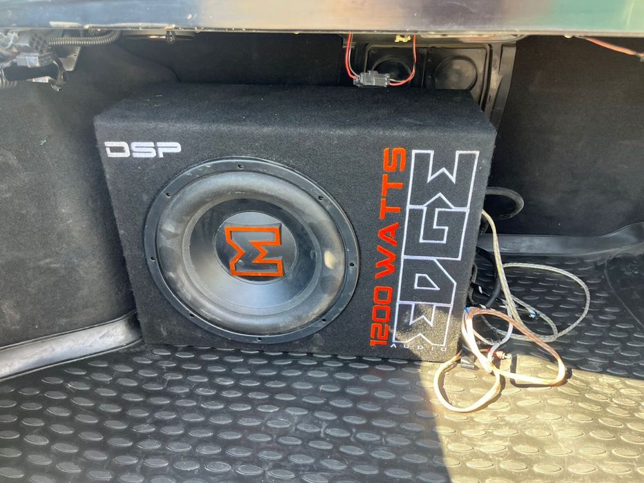 Продам сабвуфер в хорошем состоянии