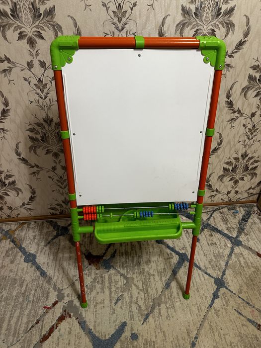 Продам детскую доску для рисования