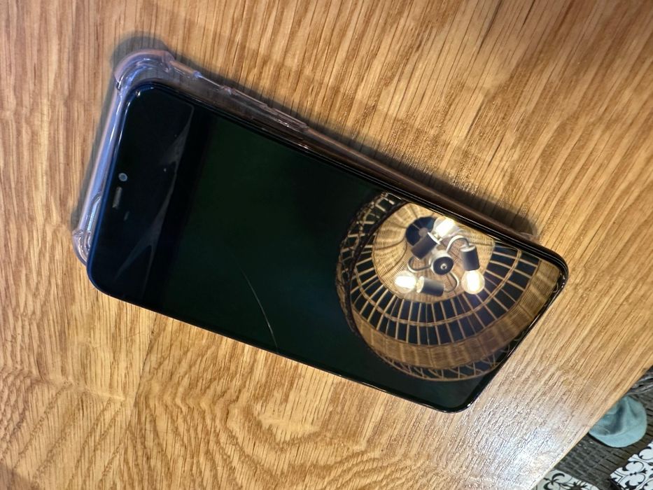 IPhone 11 Pro Max на 64 ГБ на обмен