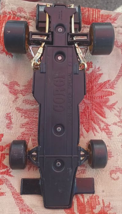 Masinuta veche de colectie si masat vechi de colectie