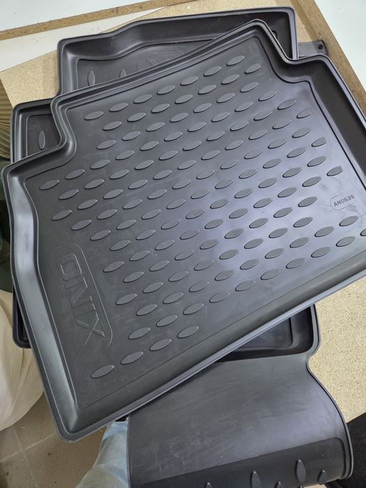 Продам полики Onix