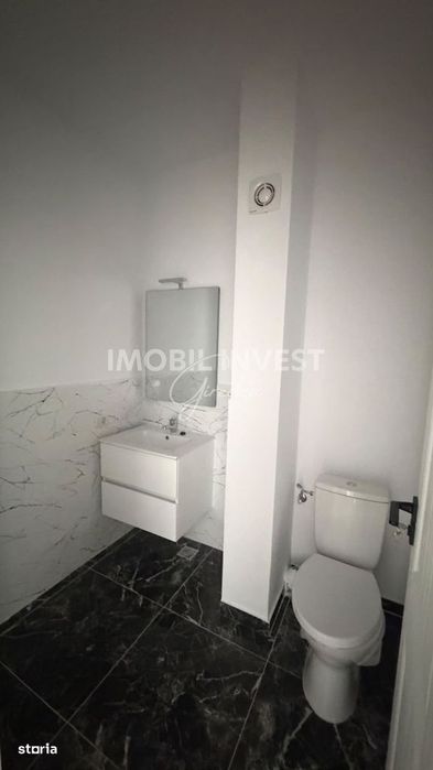 Apartament 3 camere 68 mp, baie cu geam, balcon, etaj 2, bloc nou