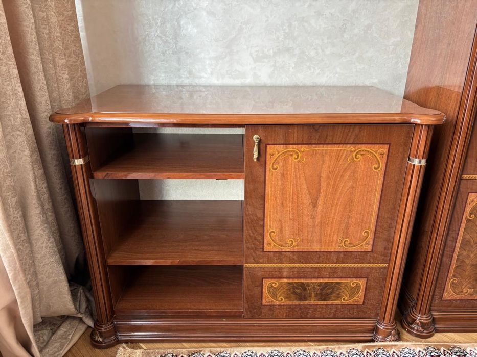 Подставка под телевизор