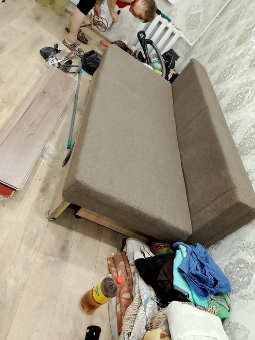 Продам диван 10.000