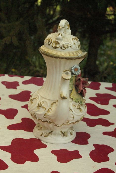 продавам много запазен старинен чайник