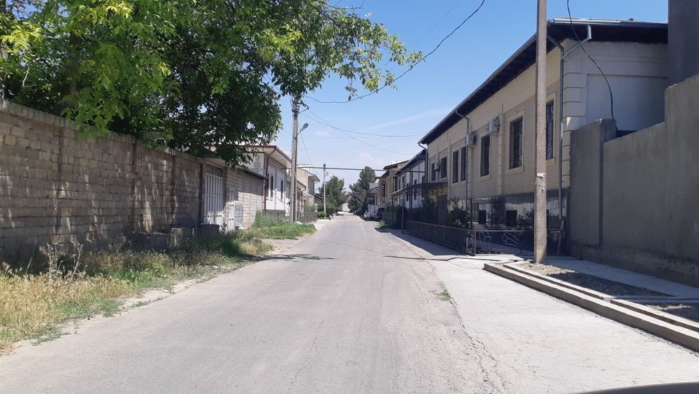 Учхоз Алишеробод,М.Улугбекский р-н! Про-ся 10-соток земельный участок