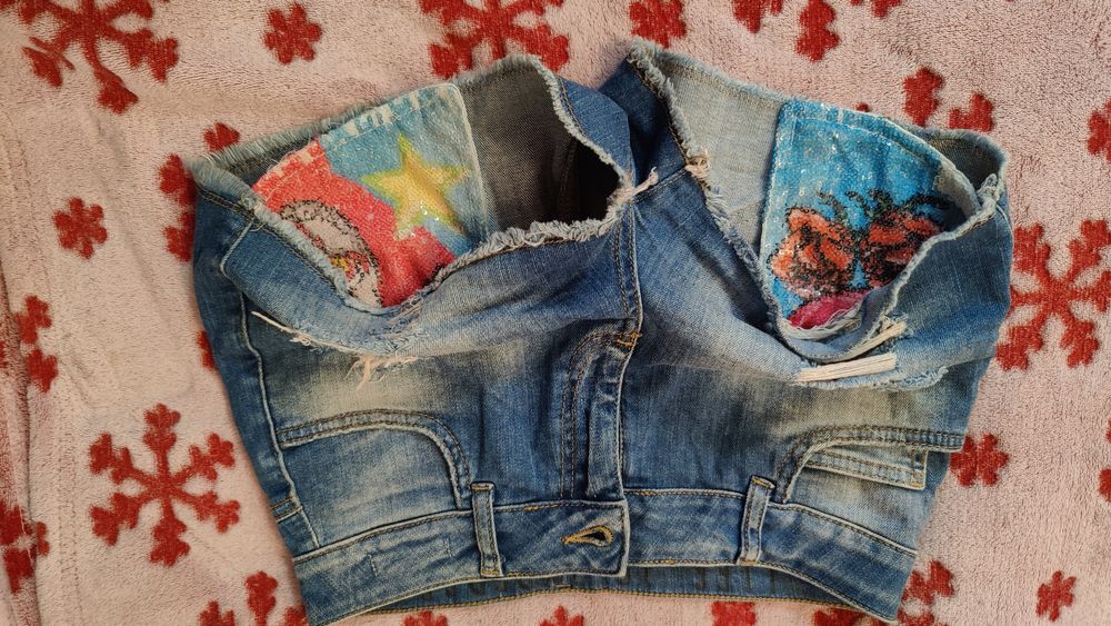 Blugi scurti cu paiete