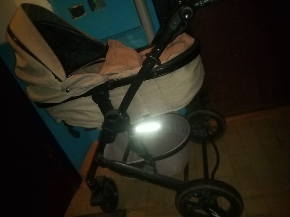 Продам коляску демисезонная