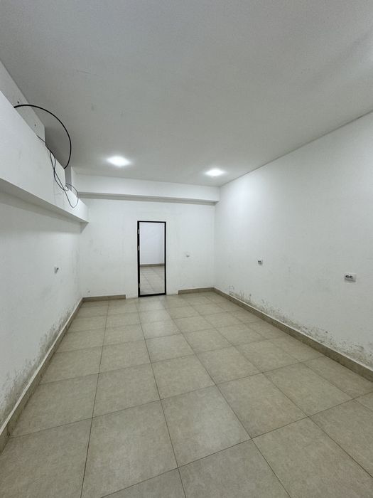 Сдается в аренду 50 кв полуподвал (магазин Каприз, Манхеттен)