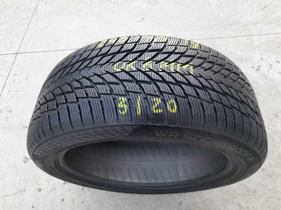 O anvelopa de iarna 245 45 19 nokian Wr snowproof profil 8 mm