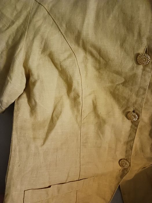 Cămașă din in mai mult decât deosebită, cu detalii fine