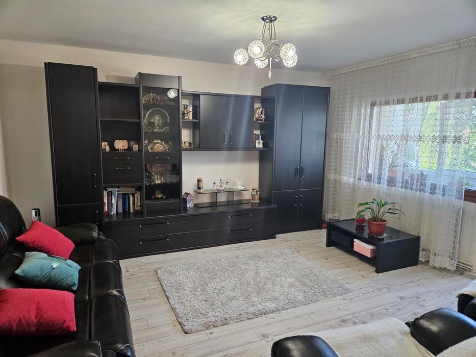 Apartament 3 camere decomandat