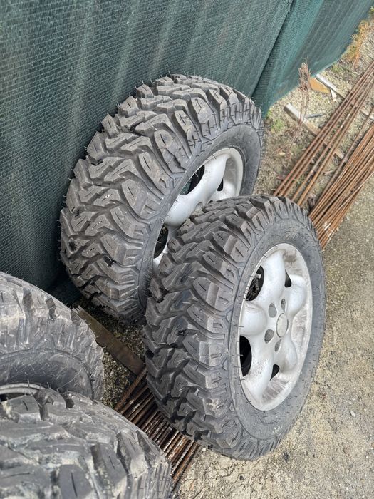 Jante land rover pe 16 + cauciucuri off road