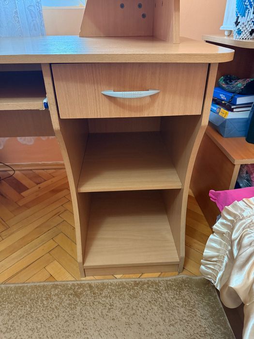 Бюро за ученици или за работа