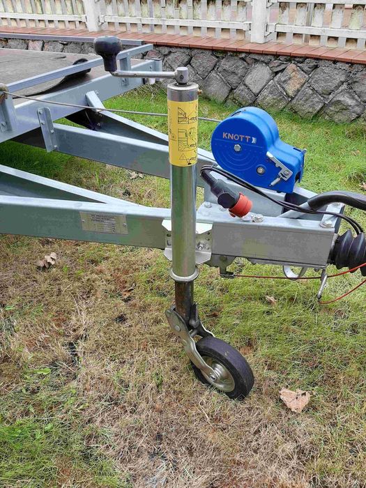 Товарно ремарке марка TPV TBHC 2700