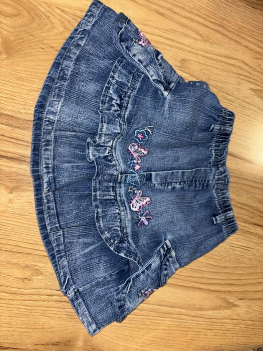 Дънкова пола Benetton 6-7 години+ 2 подарък