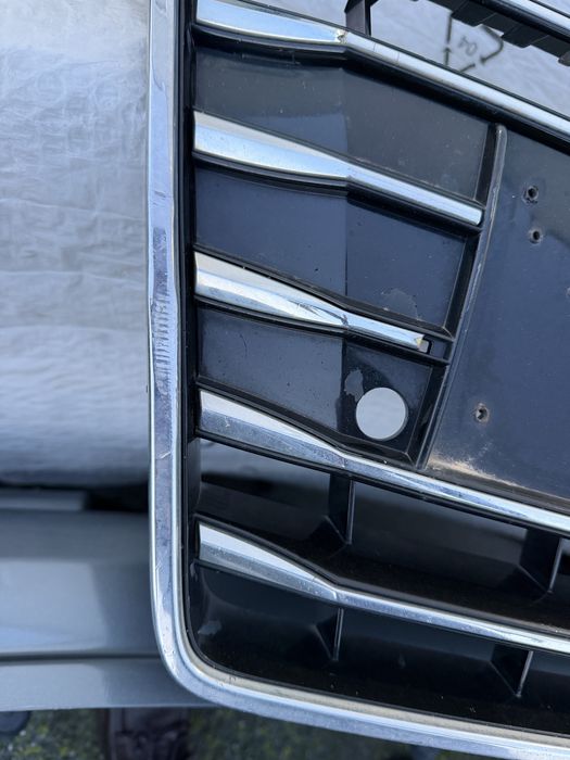 Оригинална предна решетка S line за AUDI A7 до 2015г