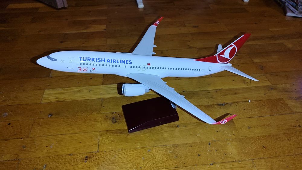 Avion mașini  figurine M&M diverse jucării pentru copii
