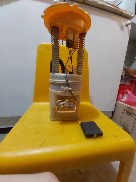 Горивна помпа за Мерцедес А150, бензин!