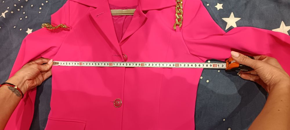 Продавам сако на Elizabeta Franchi