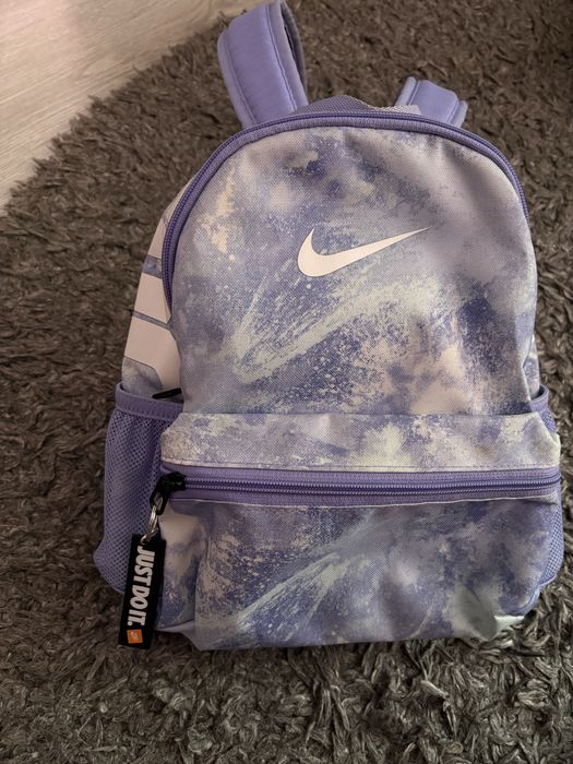 Лилава раница Nike