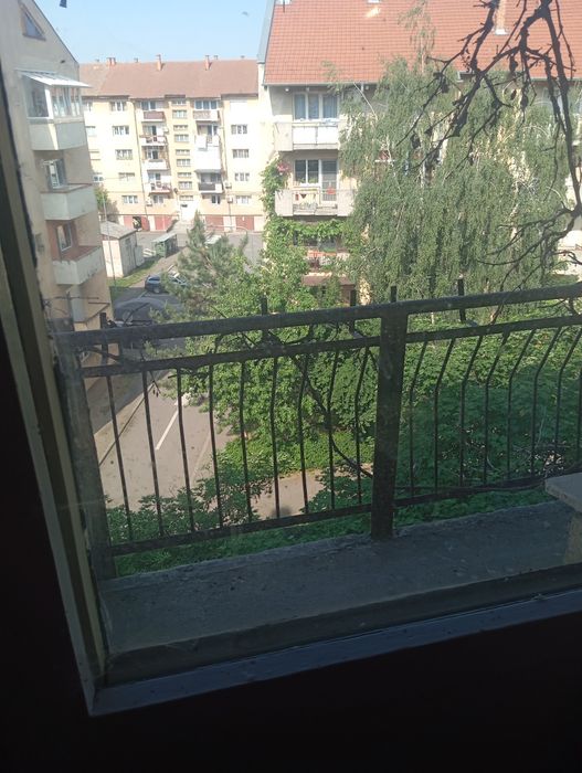 Vând apartament cu doua camere
