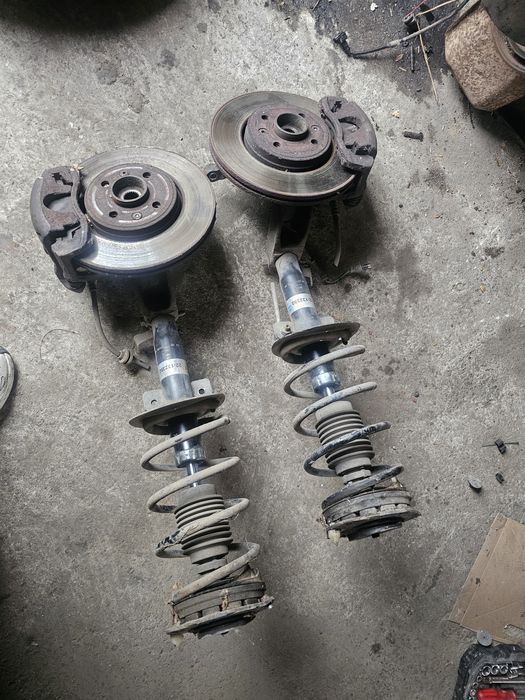 Fuzeta stanga dreapta cu disc și etrier Renault megan 2 1.5 E4